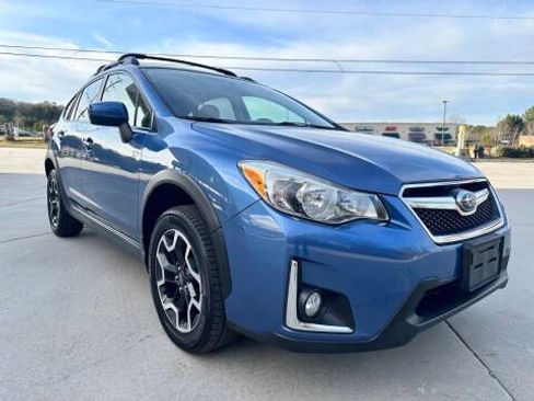 Used 2017 Subaru Crosstrek 2.0i Premium AWD/4WD image 11