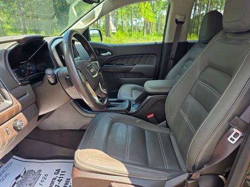 Used 2022 GMC Canyon Denali RWD image 14