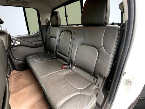 Used 2020 Nissan Frontier PRO-4X w/ Pro-4x Utility Package AWD/4WD image 24