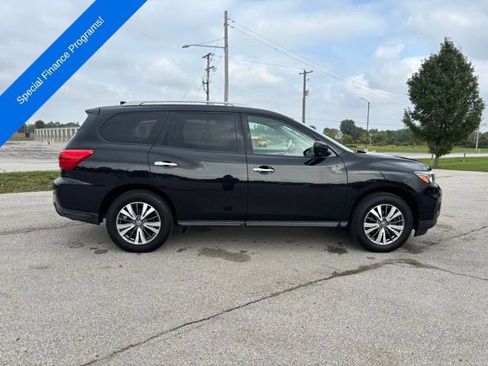 Used 2019 Nissan Pathfinder SL image 7