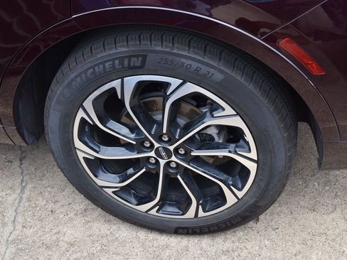 Used 2024 Lincoln Nautilus Reserve w/ Equipment Group 202A image 12