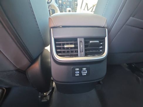 Used 2024 Subaru Outback Premium AWD/4WD image 19