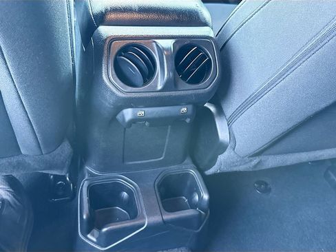 Used 2021 Jeep Wrangler Unlimited Sport S image 27