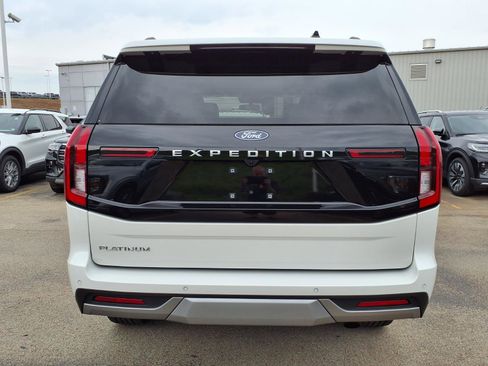 Used 2025 Ford Expedition Platinum w/ Platinum Ultimate Package AWD/4WD image 5
