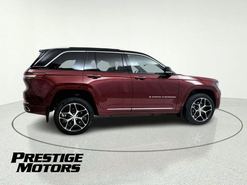 Used 2022 Jeep Grand Cherokee Summit AWD/4WD image 8