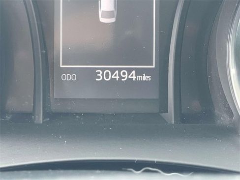 Used 2020 Toyota Camry LE image 19