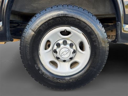 Used 2017 Chevrolet Express 2500 image 11