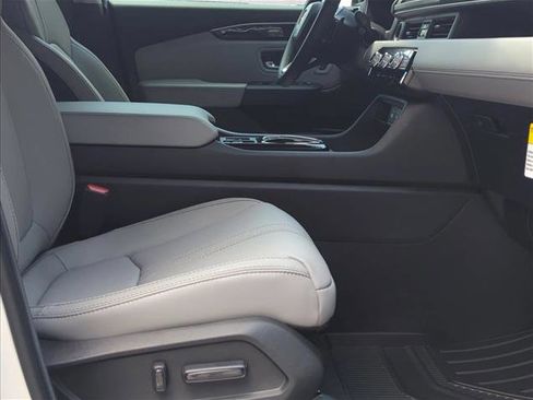 Used 2025 Honda Pilot EX-L image 19