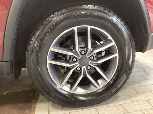 Certified 2020 Jeep Grand Cherokee Limited w/ Luxury Group II image 12