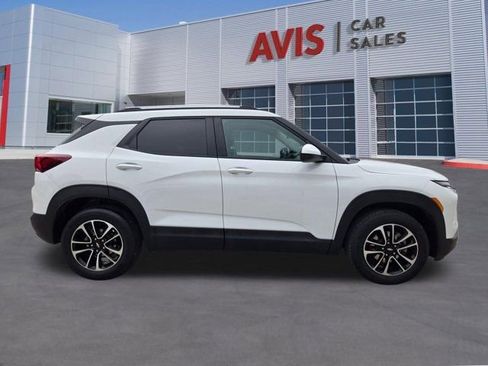 Used 2025 Chevrolet TrailBlazer LT AWD/4WD image 5