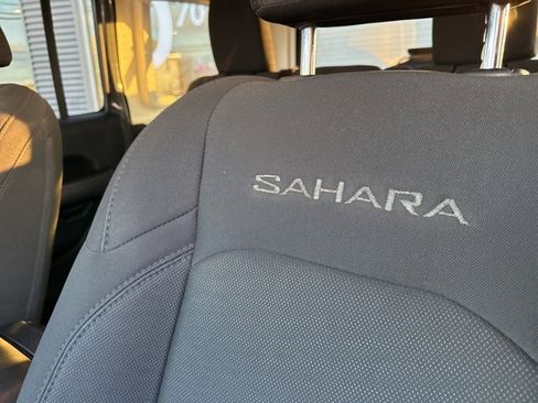 Used 2019 Jeep Wrangler Unlimited Sahara w/ Cold Weather Group image 16