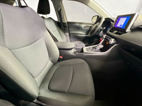 Used 2023 Toyota RAV4 LE image 29