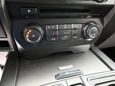 Used 2016 Ford F150 XLT w/ Equipment Group 302A Luxury image 11