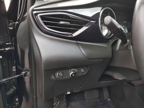 Used 2023 Buick Encore GX Essence FWD image 18