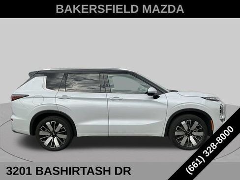 Used 2025 Mitsubishi Outlander SEL FWD image 2