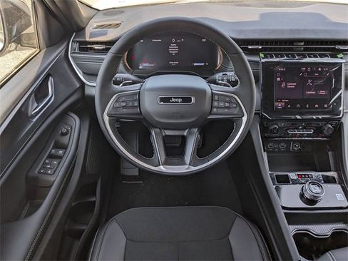 New 2025 Jeep Grand Cherokee L Altitude image 13