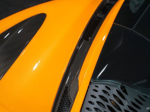 Used 2021 McLaren 765LT RWD image 16