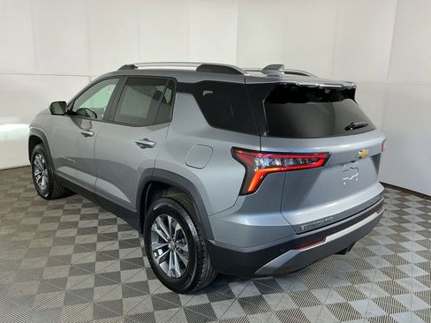 Used 2025 Chevrolet Equinox LT w/ Convenience Package II image 8