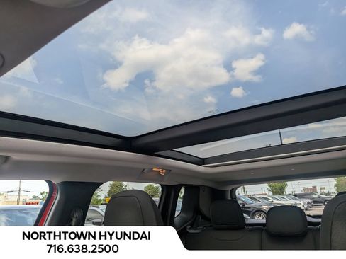 Used 2021 Jeep Renegade Latitude w/ Sun & Sound Group AWD/4WD image 8