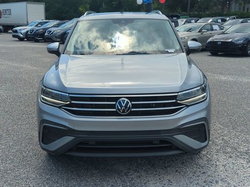 Certified 2023 Volkswagen Tiguan SE w/ Panoramic Sunroof Package FWD image 10