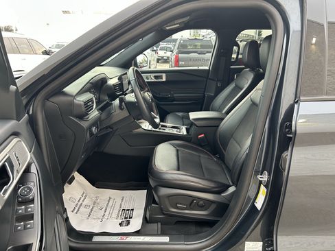 Used 2024 Ford Explorer ST-Line w/ Class IV Trailer Tow Package AWD/4WD image 14