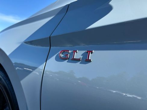 Used 2026 Volkswagen Jetta GLI Autobahn FWD image 33