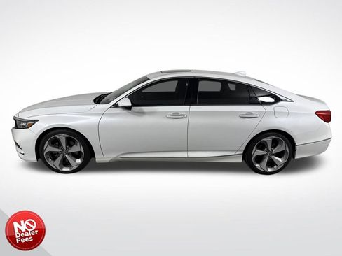 Used 2018 Honda Accord Touring image 6