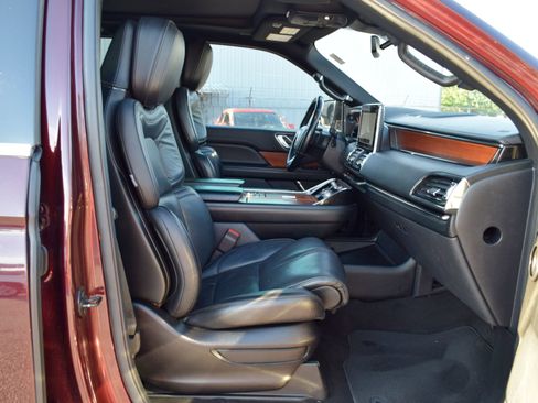 Used 2019 Lincoln Navigator L Reserve AWD/4WD image 25