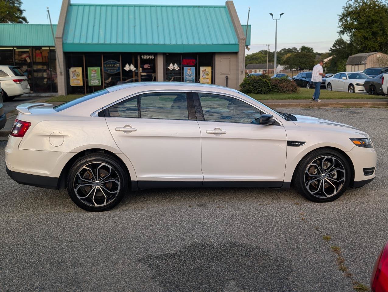 Used 2014 Ford Taurus SHO w/ Equipment Group 401A AWD/4WD image 8