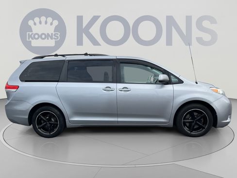 Used 2012 Toyota Sienna LE FWD image 8