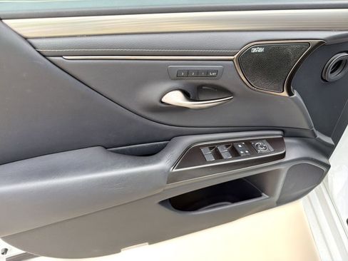 Used 2019 Lexus ES 350 F Sport w/ Accessory Package 2 FWD image 13