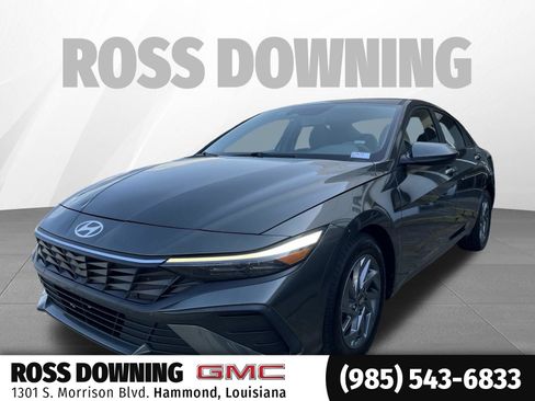 Used 2024 Hyundai Elantra SEL FWD image 1
