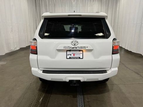 Certified 2017 Toyota 4Runner SR5 AWD/4WD image 5