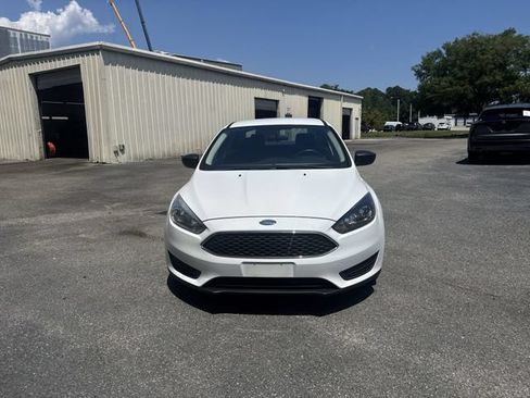Used 2018 Ford Focus S FWD image 2