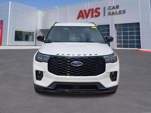 Used 2025 Ford Explorer ST-Line w/ ST-Line Street Pack AWD/4WD image 10