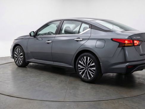 Used 2025 Nissan Altima 2.5 SV FWD image 6