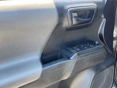 Used 2020 Toyota Tacoma SR AWD/4WD image 23