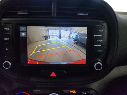 Certified 2024 Kia Soul LX FWD image 9