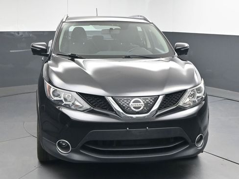 Used 2018 Nissan Rogue Sport SV w/ SV Technology Package image 2