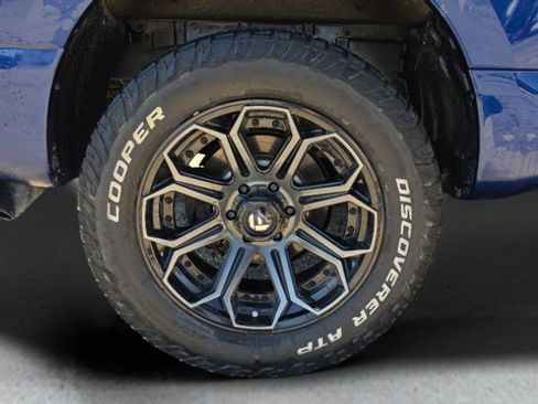 Used 2019 Nissan Titan SV AWD/4WD image 24