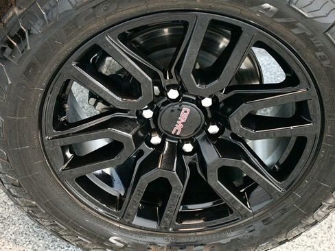 Used 2024 GMC Sierra 1500 Elevation w/ Elevation Premium Package AWD/4WD image 20