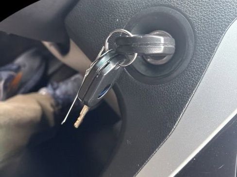 Used 2013 Ford Explorer XLT image 40