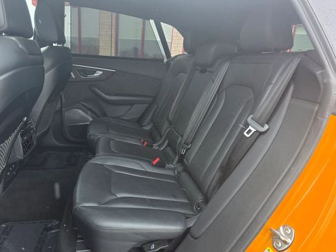 Used 2019 Audi Q8 Prestige w/ Luxury Package AWD/4WD image 14