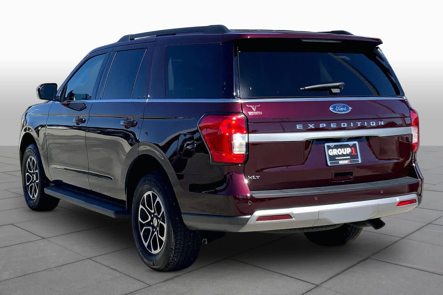Used 2024 Ford Expedition XLT RWD image 12