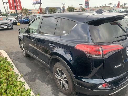 Used 2018 Toyota RAV4 XLE w/ Carpet Mat Package FWD image 9