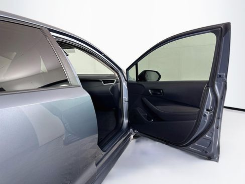 Used 2023 Toyota Corolla LE FWD image 29