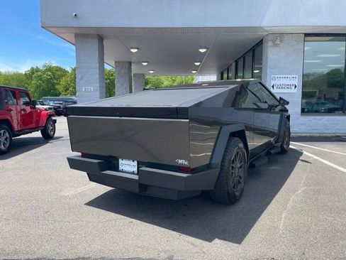 Used 2025 Tesla Cybertruck AWD Crew Cab image 5