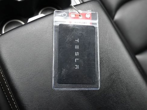 Used 2022 Tesla Model Y Performance image 35