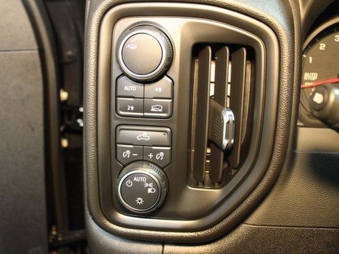 Used 2023 Chevrolet Silverado 1500 Custom image 14