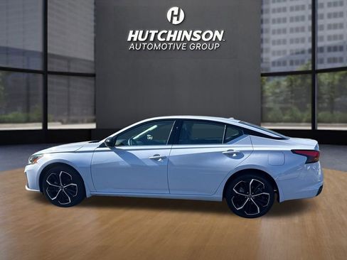 Used 2025 Nissan Altima 2.5 SR image 6